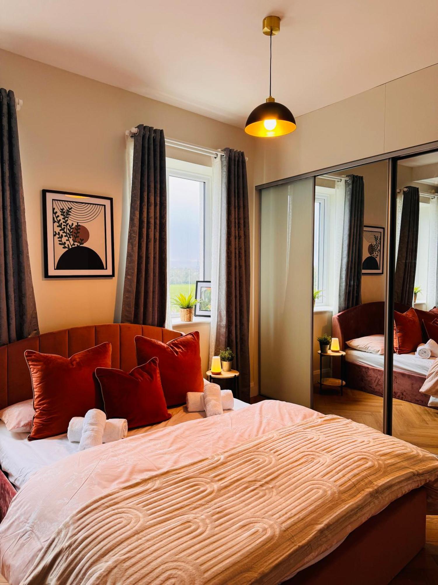 Finnstown Hall- Private Room In Shared Apartment With The Host Dublin Dış mekan fotoğraf