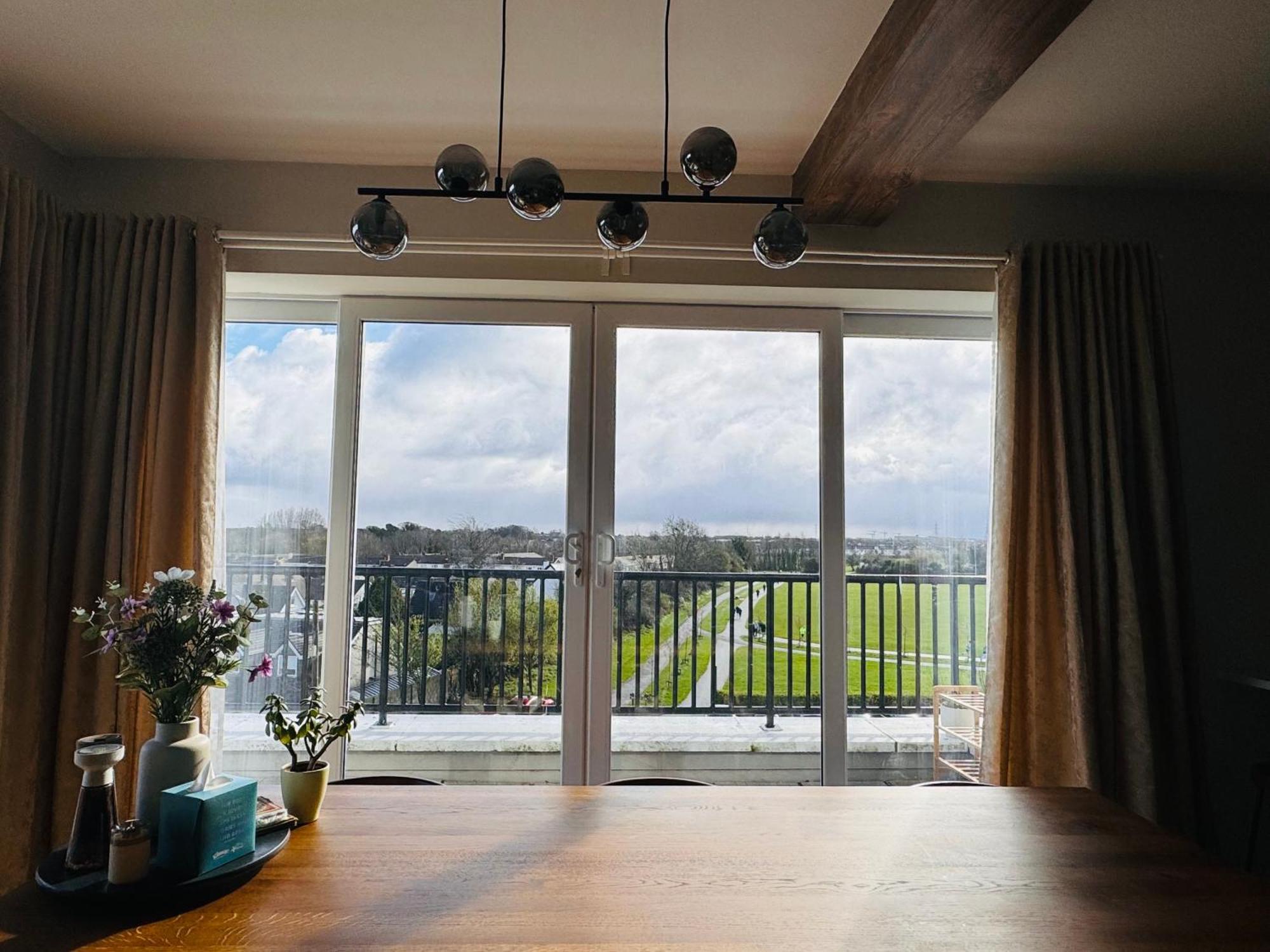 Finnstown Hall- Private Room In Shared Apartment With The Host Dublin Dış mekan fotoğraf