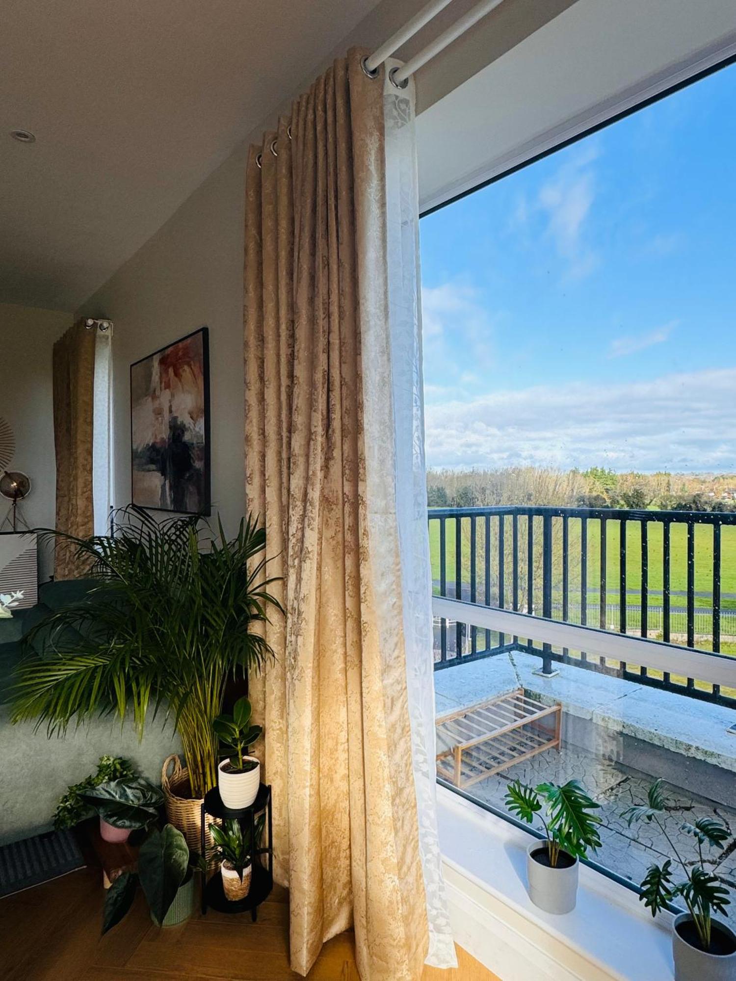 Finnstown Hall- Private Room In Shared Apartment With The Host Dublin Dış mekan fotoğraf